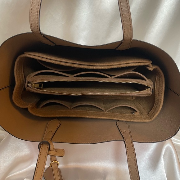 Burberry Lavenby Reversible Haymarket Tote - Picture 9 of 9